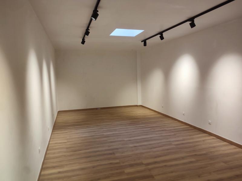 Local commercial - 79 m² - 2 pièces