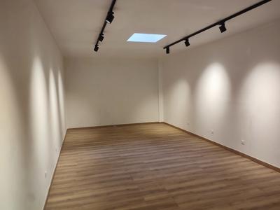 Local commercial - 79 m² - 2 pièces