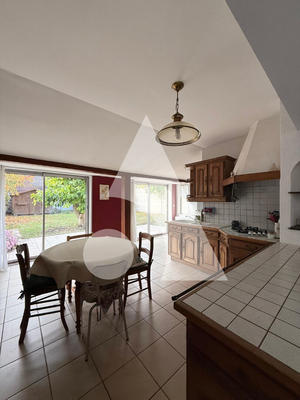 Maison - 180 m² - 7 pièces