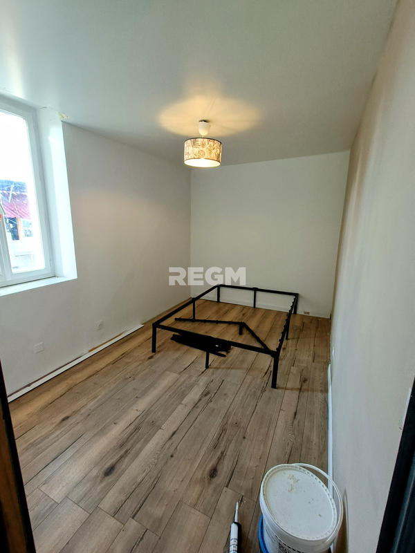 Maison - 187 m² - 12 pièces