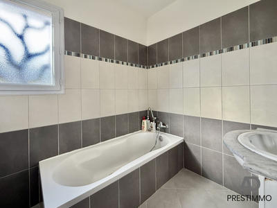 Maison traditionnelle - 70 m² - 3 pièces