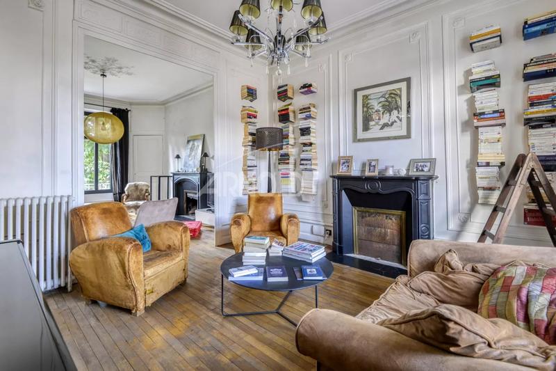 Maison - 198 m² - 10 pièces