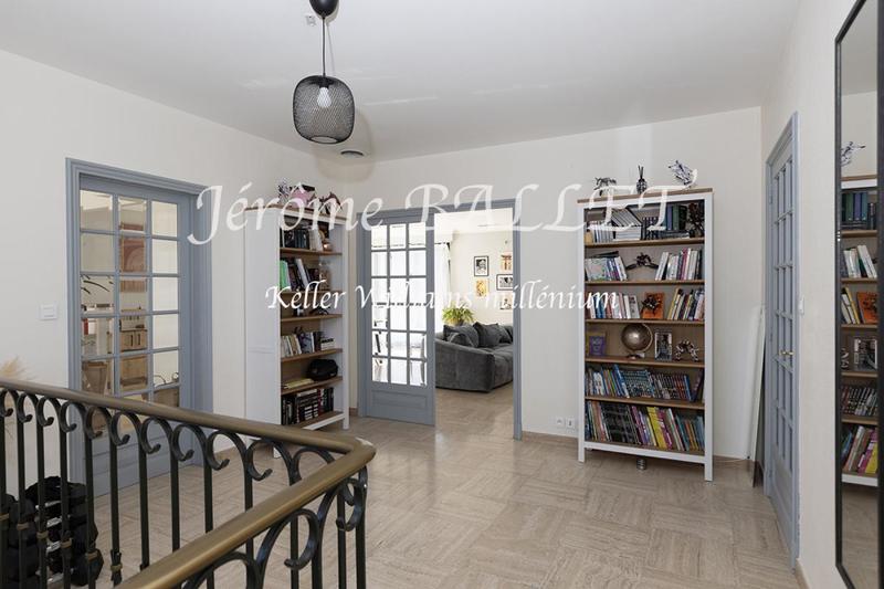 Maison - 180 m² - 6 pièces