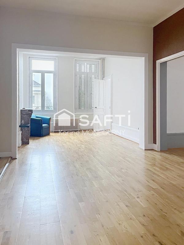 Maison - 217 m² - 9 pièces