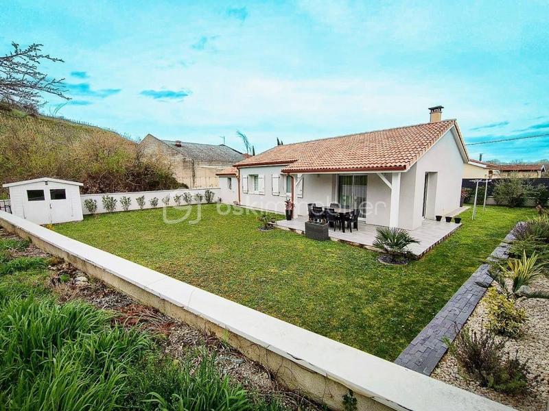 Villa - 90 m² - 4 pièces