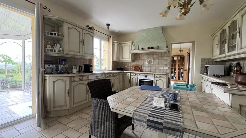 Maison traditionnelle - 190 m² - 6 pièces