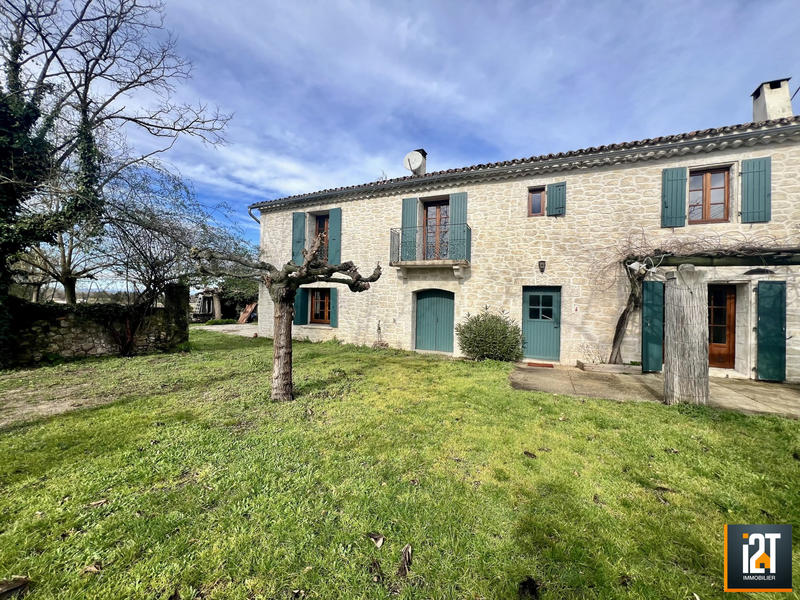 Mas - 209 m² - 6 pièces