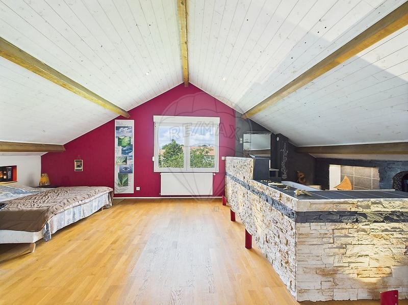 Maison - 210 m² - 5 pièces