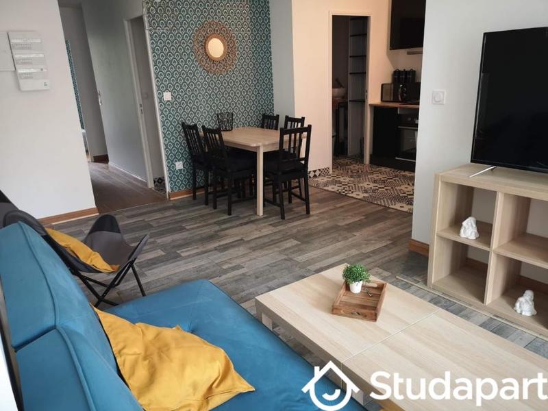 Appartement - 94 m² - 8 pièces