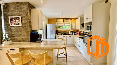 Maison - 93 m² - 5 pièces