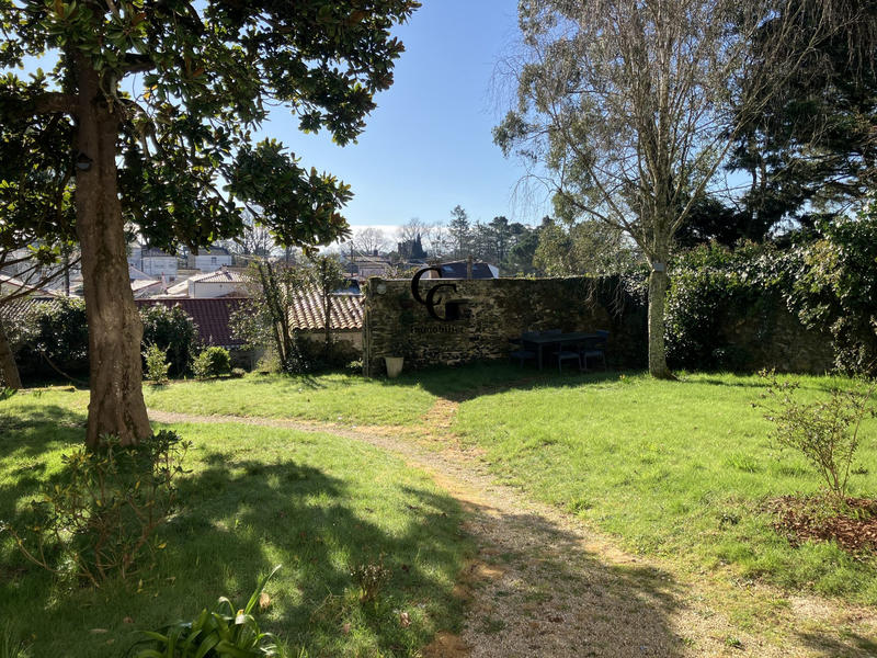 Maison - 180 m² - 8 pièces