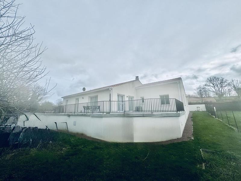 Maison - 198 m² - 8 pièces