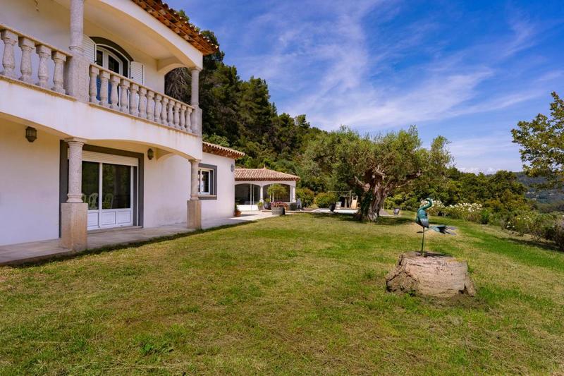 Demeure - 188 m² - 6 pièces