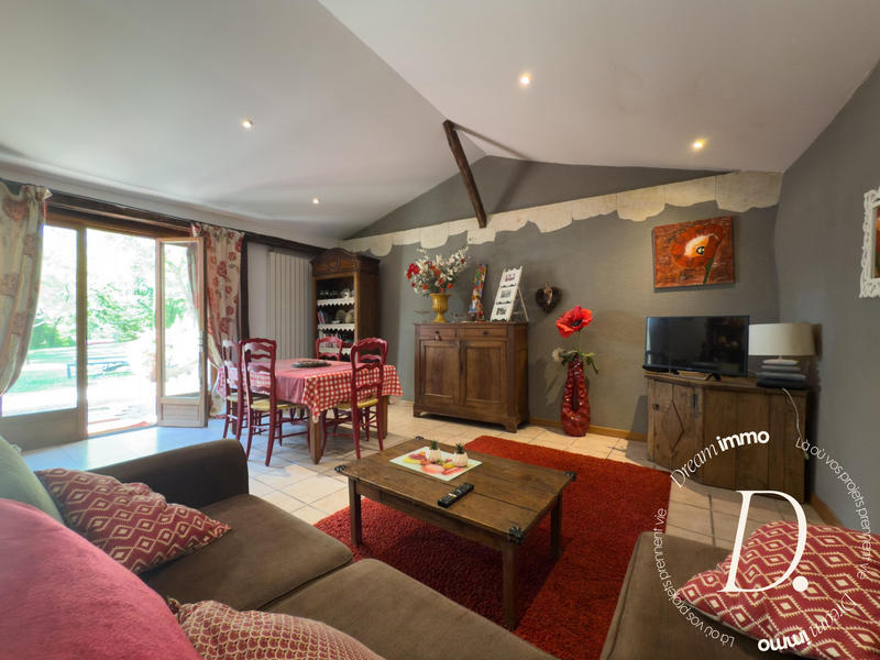 Maison - 260 m² - 7 pièces