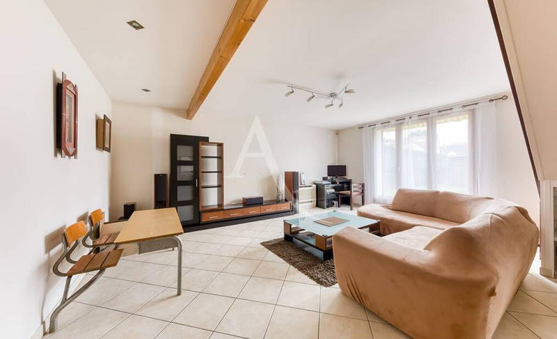 Maison - 98 m² - 5 pièces