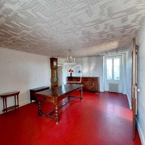 Maison - 95 m² - 8 pièces