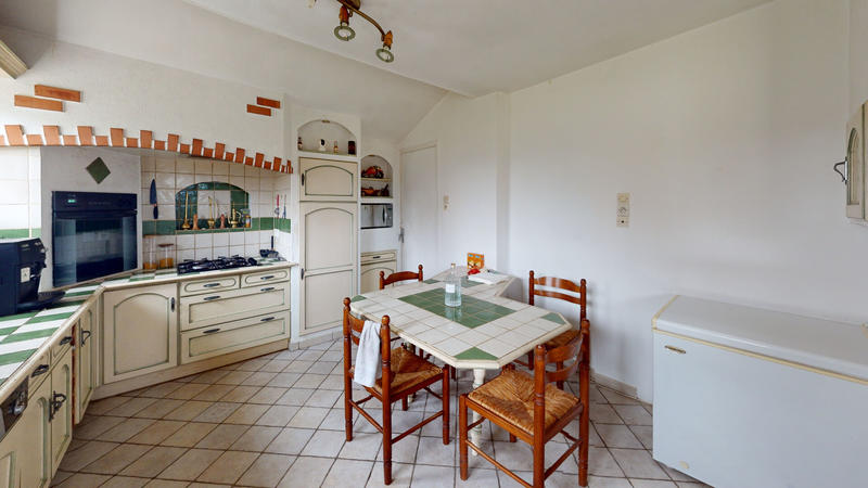 Maison - 121 m² - 6 pièces