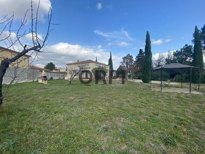 Terrain constructible - 3 700 m²