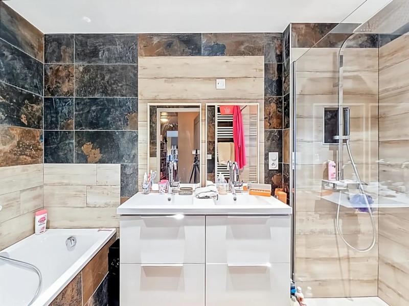 Maison - 230 m² - 5 pièces