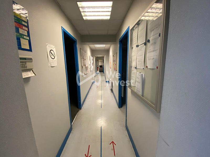 Local commercial - 819 m²