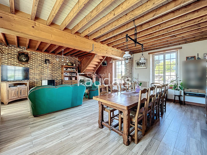 Maison - 167 m² - 7 pièces