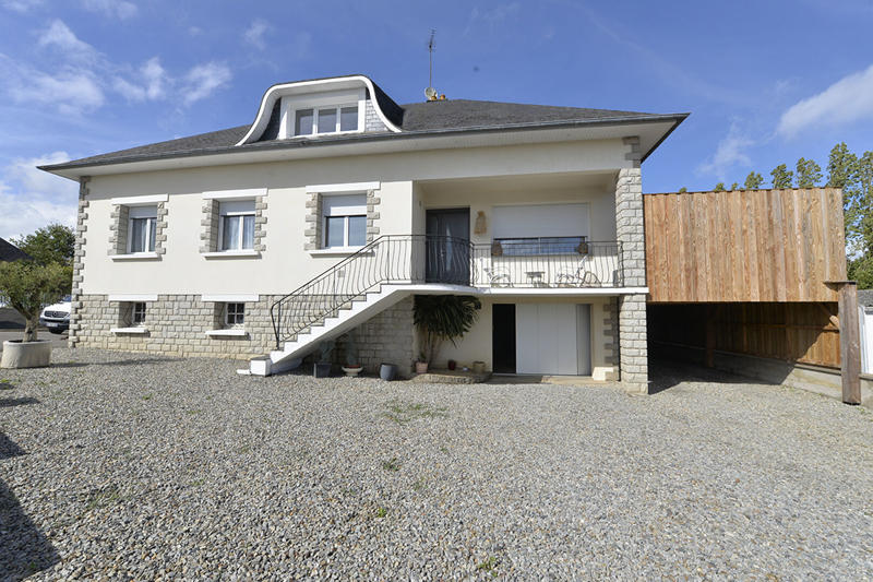 Maison - 166 m² - 8 pièces