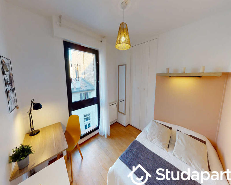 Chambre - 75 m² - 1 pièce