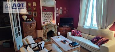 Maison - 304 m² - 10 pièces