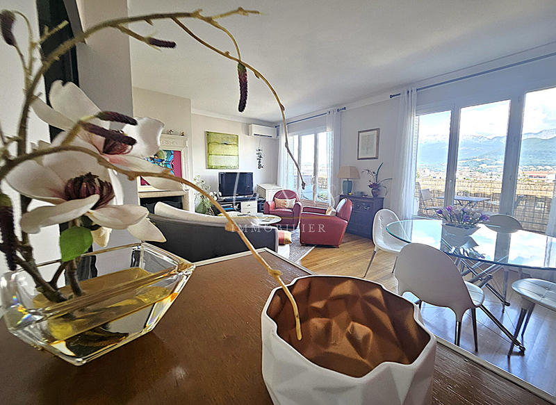 Appartement - 80 m² - 4 pièces