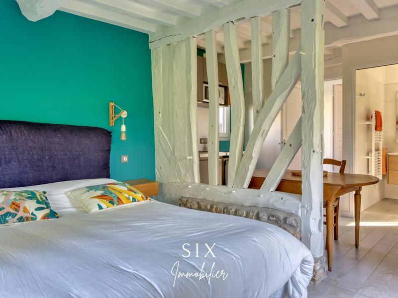 Maison - 240 m² - 10 pièces