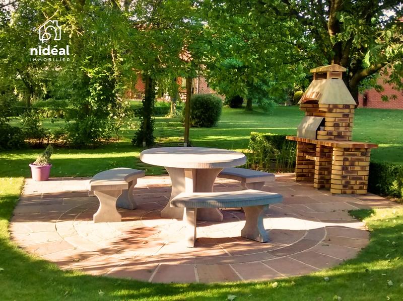 Maison - 240 m² - 8 pièces