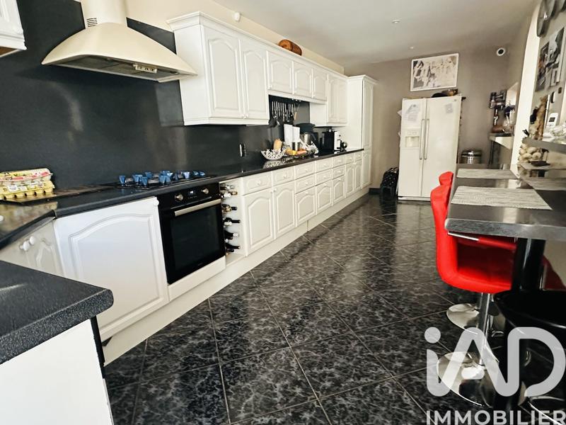 Maison - 368 m² - 15 pièces