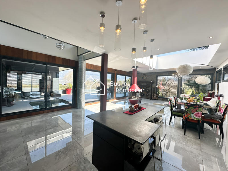 Maison - 400 m² - 10 pièces