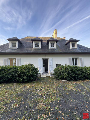 Maison contemporaine - 237 m² - 11 pièces