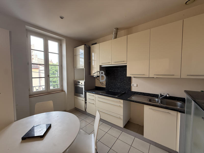 Maison - 236 m² - 7 pièces