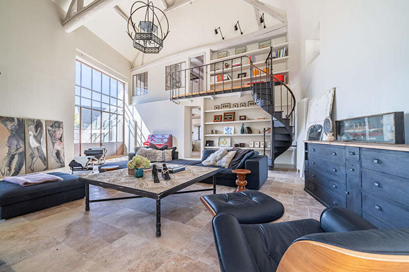 Demeure - 260 m² - 6 pièces