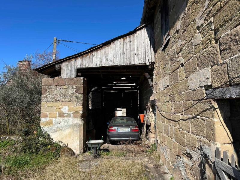 Grange - 300 m² - 1 pièce