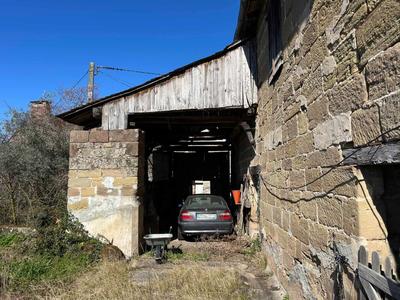 Grange - 300 m² - 1 pièce