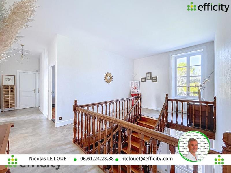 Demeure - 290 m² - 10 pièces