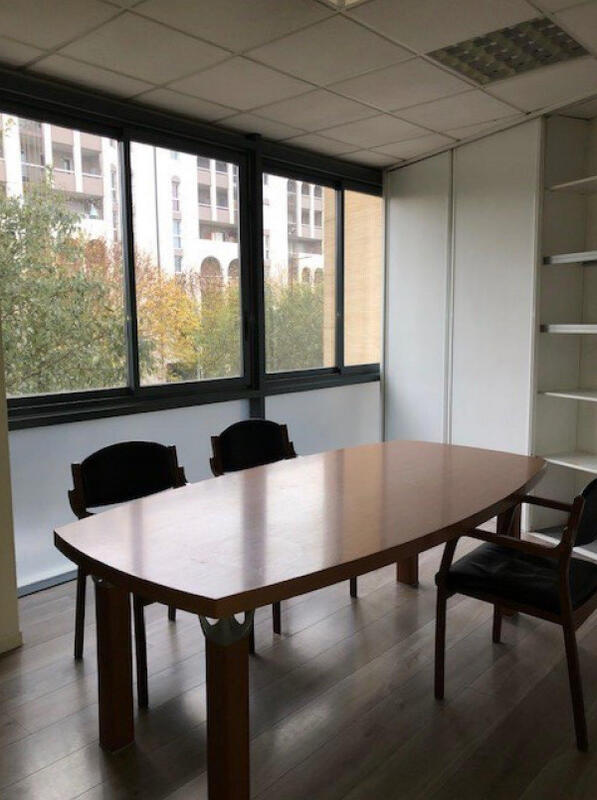 Bureau - 230 m²