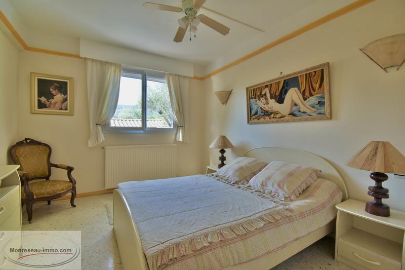 Maison - 260 m² - 7 pièces