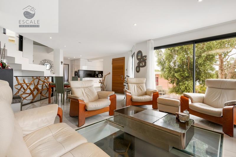 Maison - 200 m² - 6 pièces