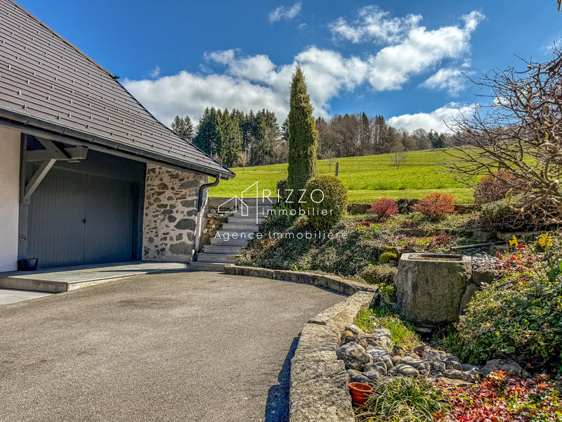 Maison - 202 m² - 8 pièces