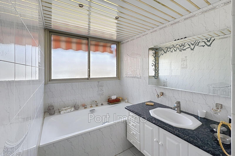 Appartement - 81 m² - 3 pièces