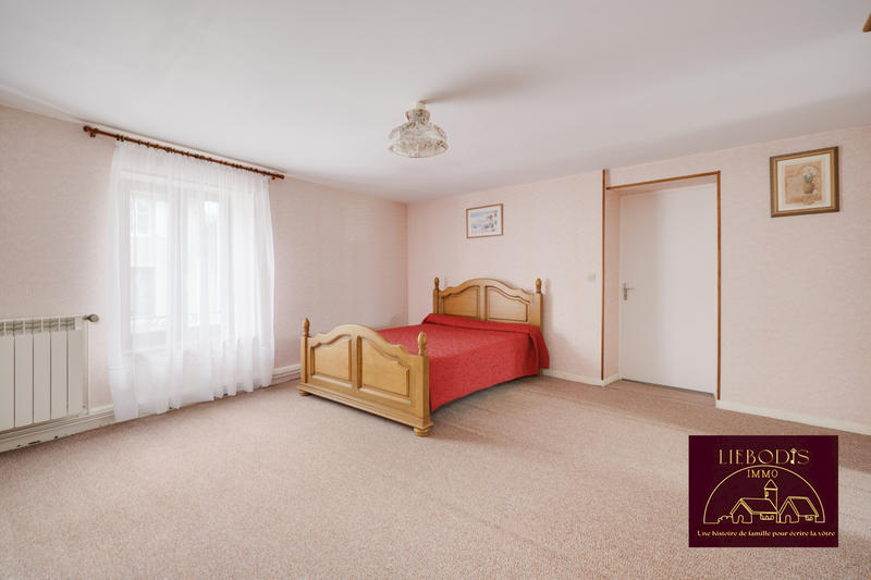 Maison - 185 m² - 8 pièces