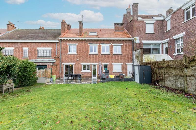 Maison - 187 m² - 7 pièces