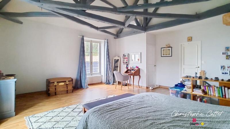 Maison - 207 m² - 8 pièces