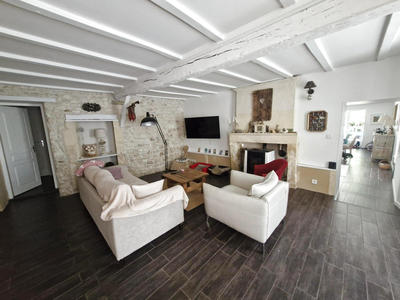 Maison - 200 m² - 9 pièces