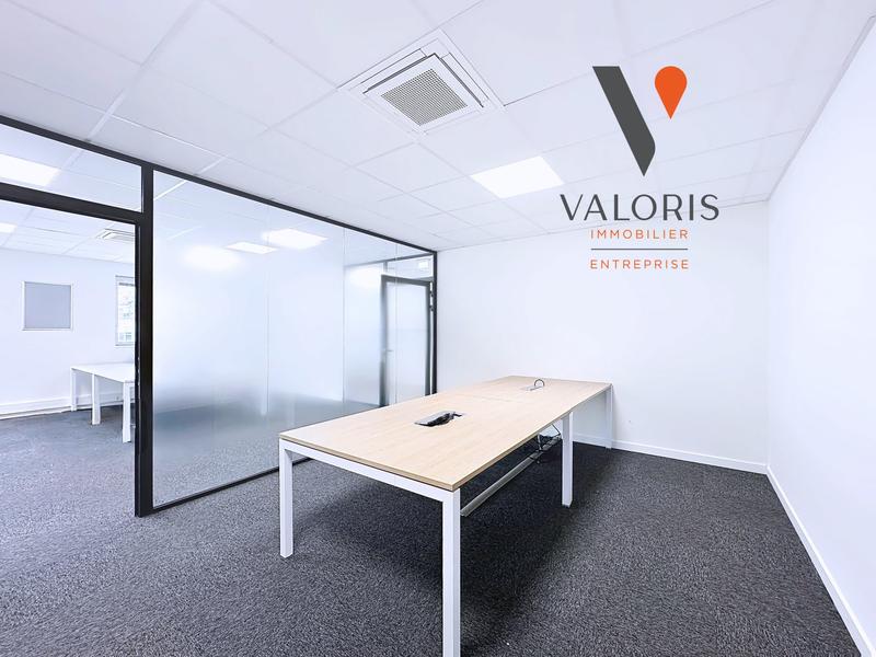 Bureau - 121 m² - 2 pièces