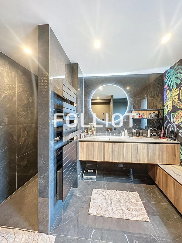 Maison - 167 m² - 6 pièces